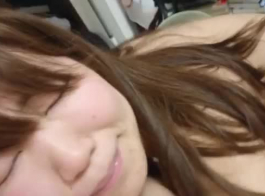 مثير اليابانية في سن المراهقة يحصل لها شعر خنثى كس مارس الجنس.