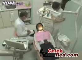ممرضة يابانية ذات مؤخرة كبيرة مستديرة تستخدم كاميرا ويب أثناء ممارسة الجنس في المؤخرة