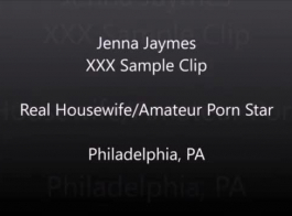 جميل جينا حلوى هو ممارسة الجنس مشبع بالبخار مع تنورة شبكة تان، بينما ظهرها.
